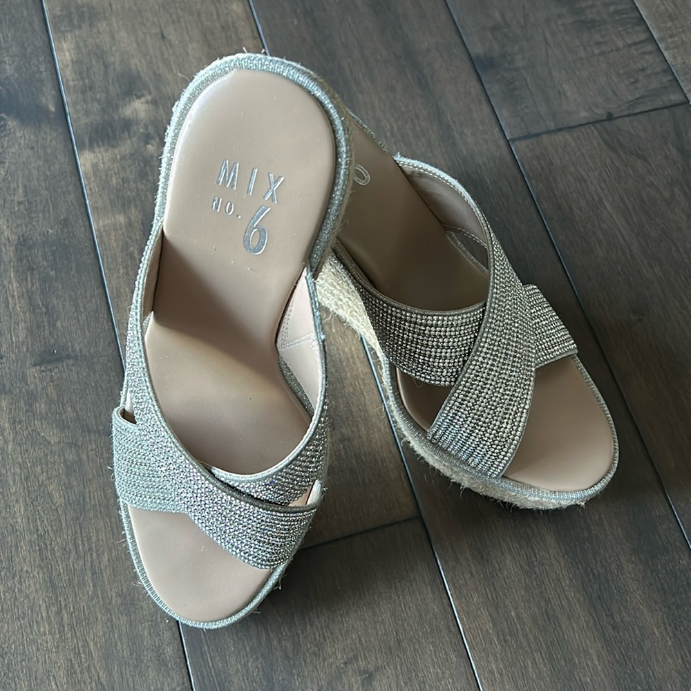 Mix No. 6 sparkly wedge sandals, sz 6 1/2
